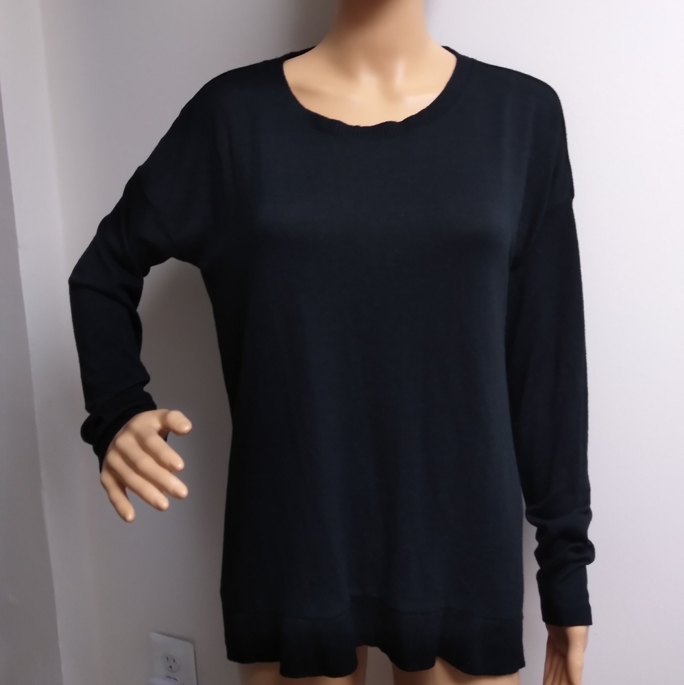 Gap sweater